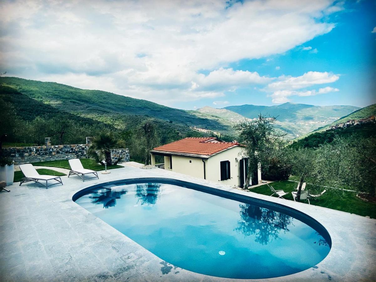 Casa Vacanze Gli Ulivi Borgomaro Eksteriør bilde
