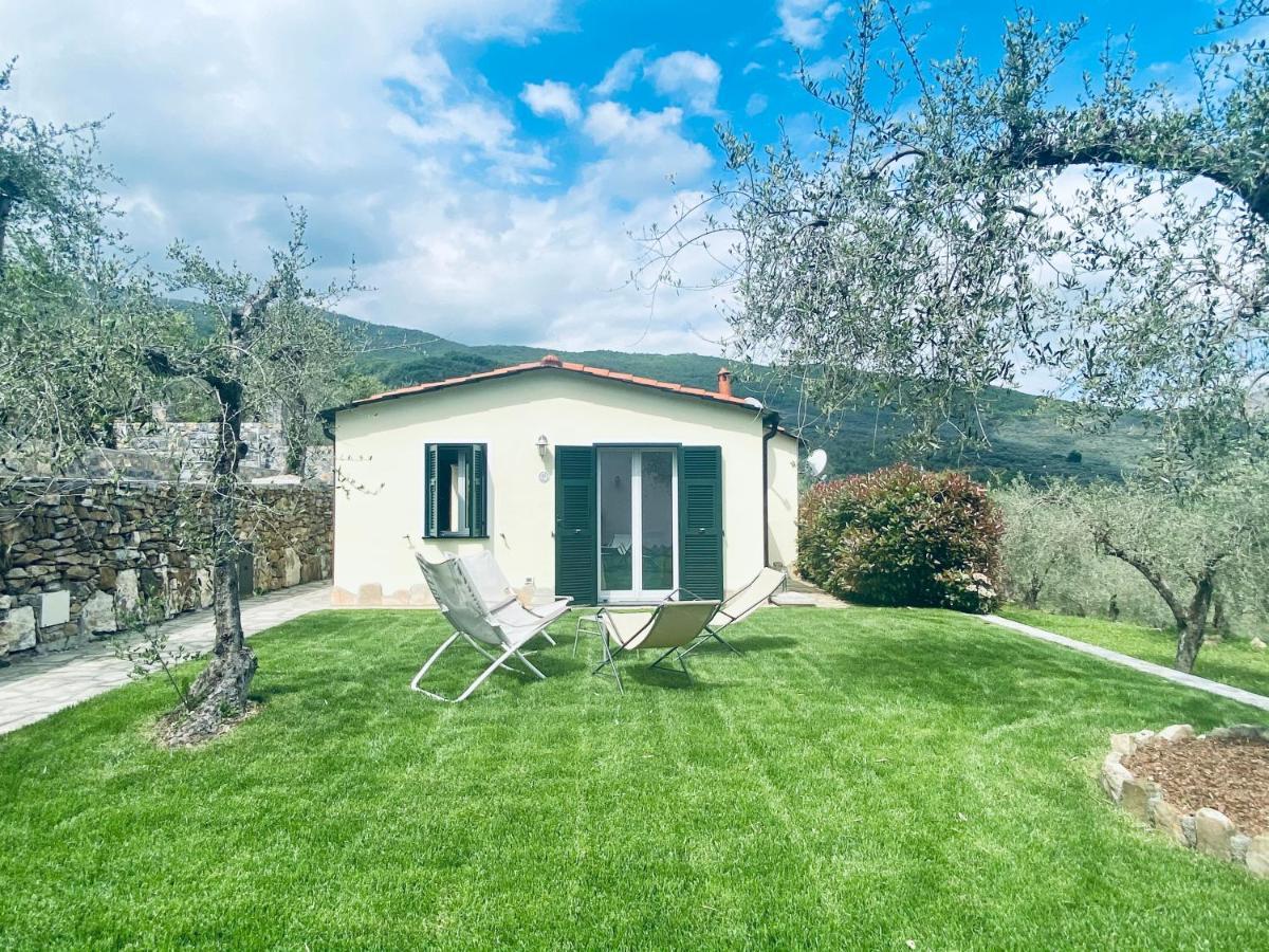 Casa Vacanze Gli Ulivi Borgomaro Eksteriør bilde
