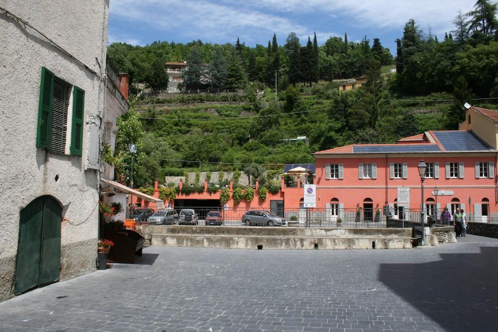 Casa Vacanze Gli Ulivi Borgomaro Rom bilde